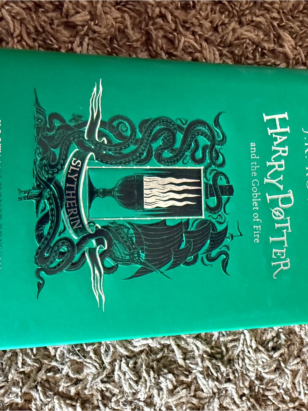 Slytherin Harry Potter Hardcover goblet of fire - Green Crest